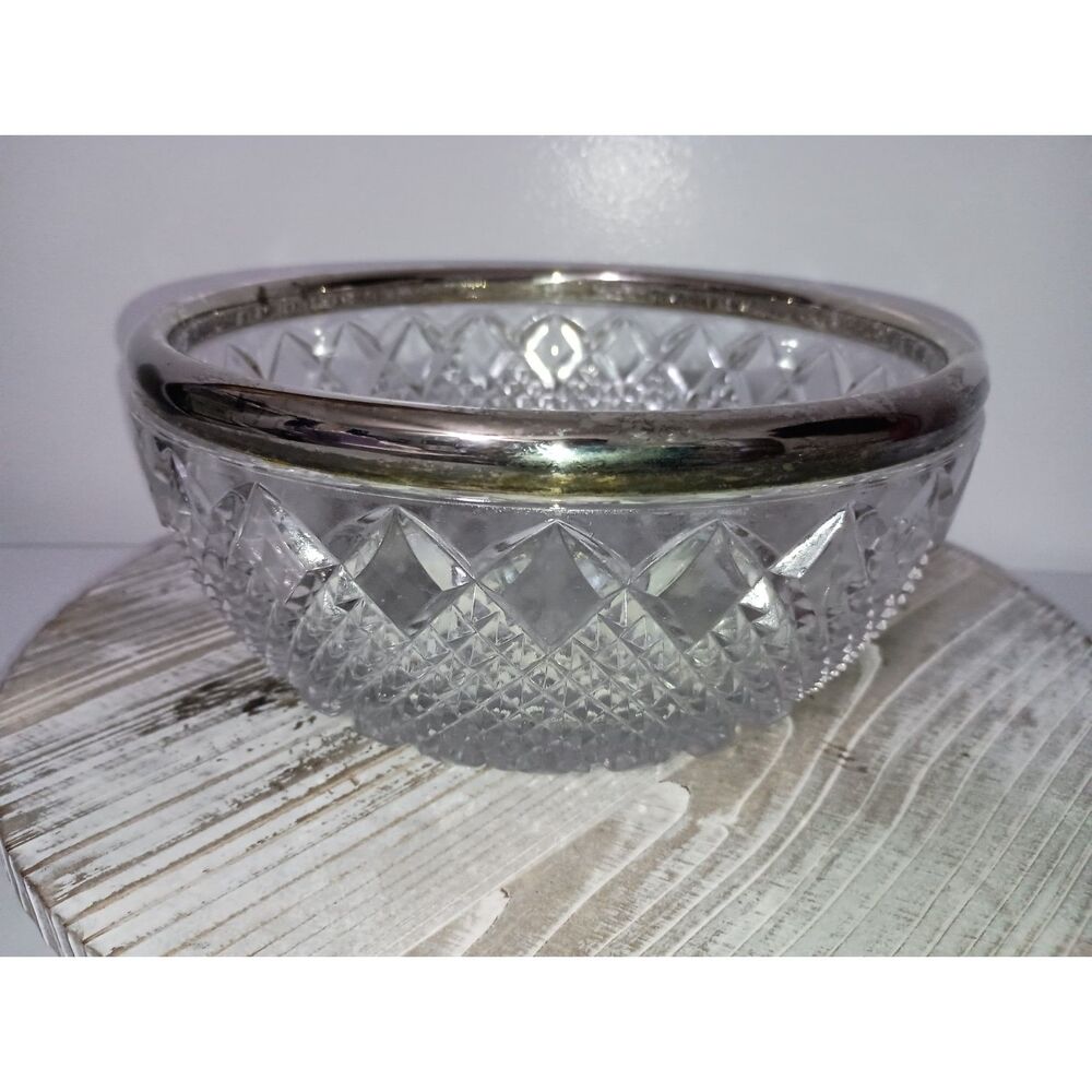 Vintage - Two Cut Glass Serving Bowls with Silver-Plated Rims Pre-Owned) - Picture 2 of 10